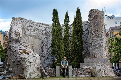 “Sky Burial” - Ett Monumentalt Verk av Olek